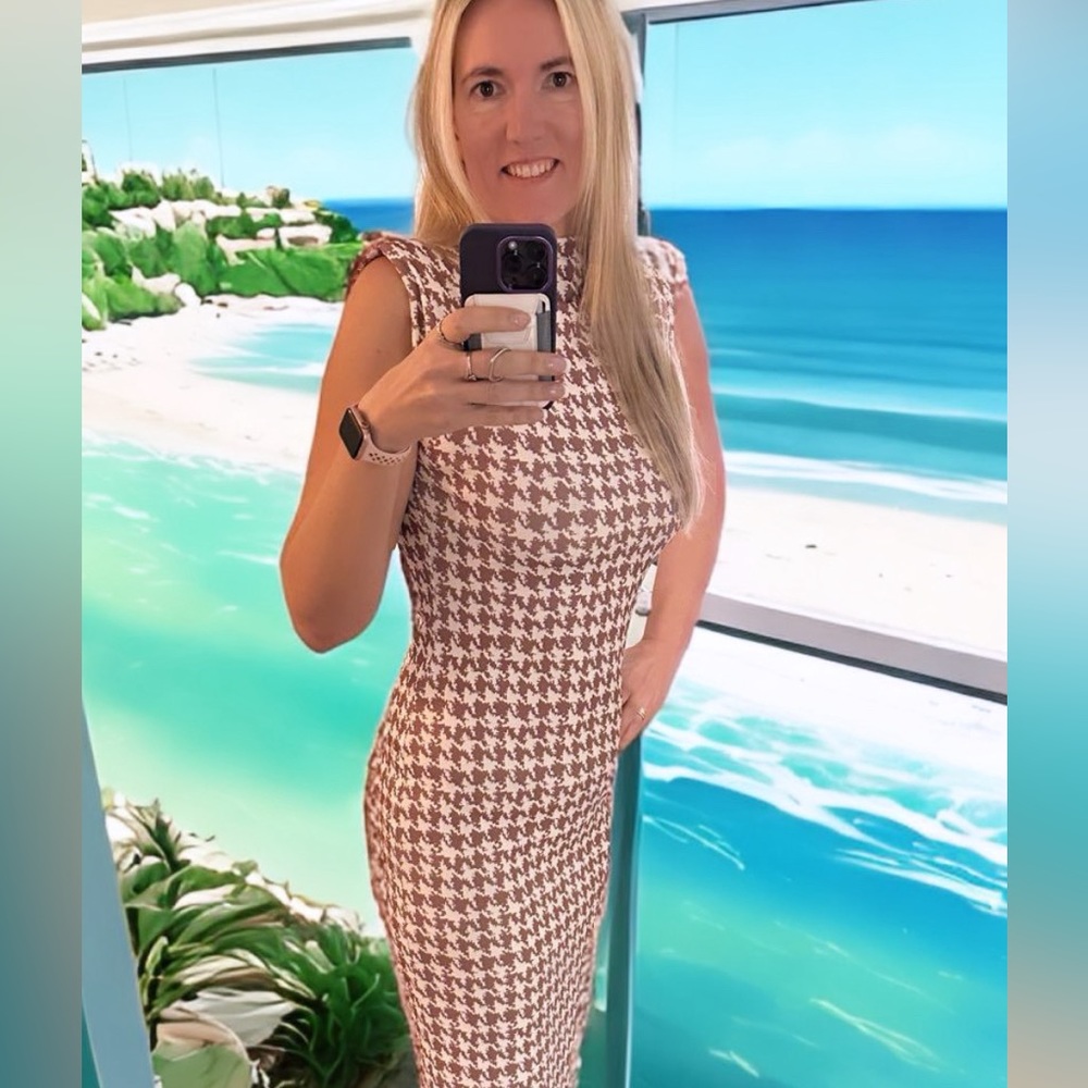 Meet your Posher, Ariana